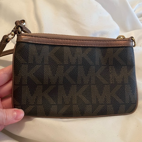 Michael Kors Signature Wristlet - Picture 3 of 13